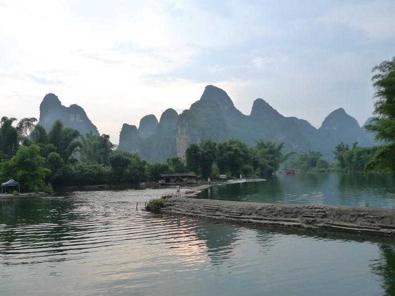 Готель Dragon River Retreat Яншуо Екстер'єр фото